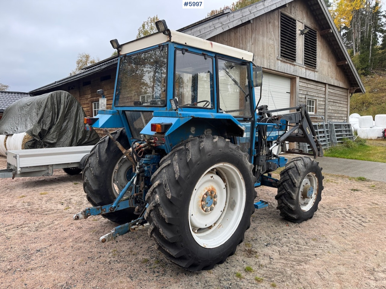 Tracteur agricole 1983 Ford 5610 with Front Loader: photos 7