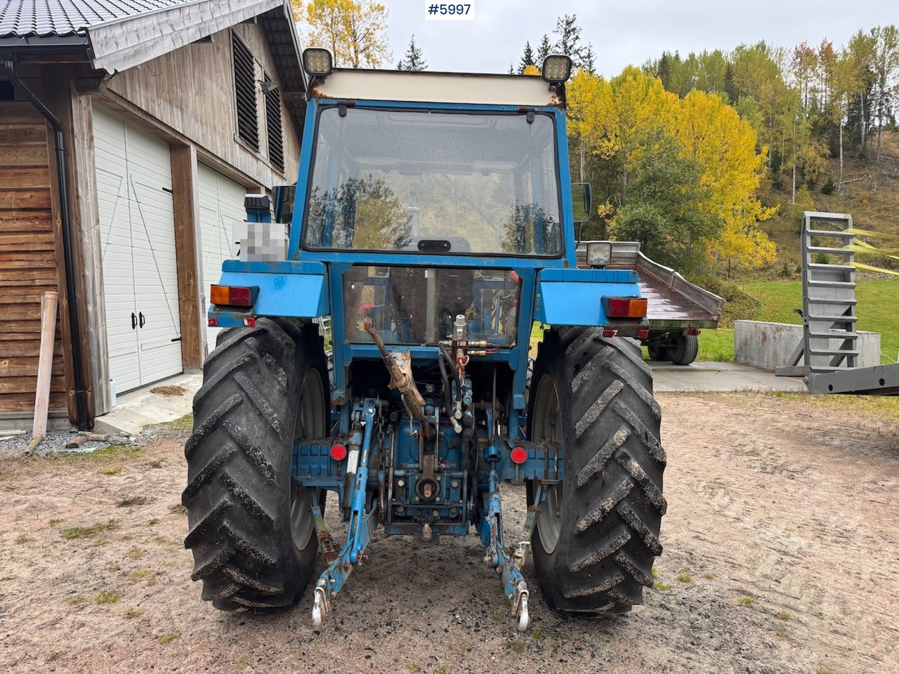 Tracteur agricole 1983 Ford 5610 with Front Loader: photos 8