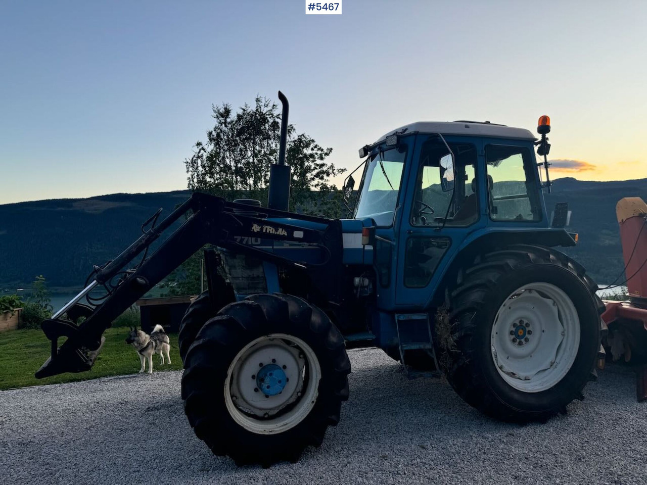 Tracteur agricole 1983 Ford 7710 4x4 w/ frontloader: photos 10