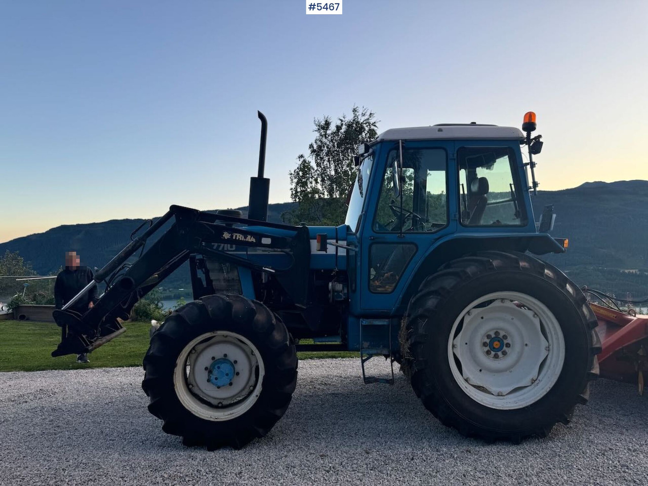 Tracteur agricole 1983 Ford 7710 4x4 w/ frontloader: photos 9