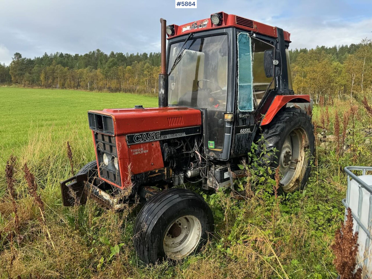 1985 Case 685 XL. Repair object. - Tracteur agricole: photos 2 1985 Case 685 XL. Repair object. - Tracteur agricole: photos 2