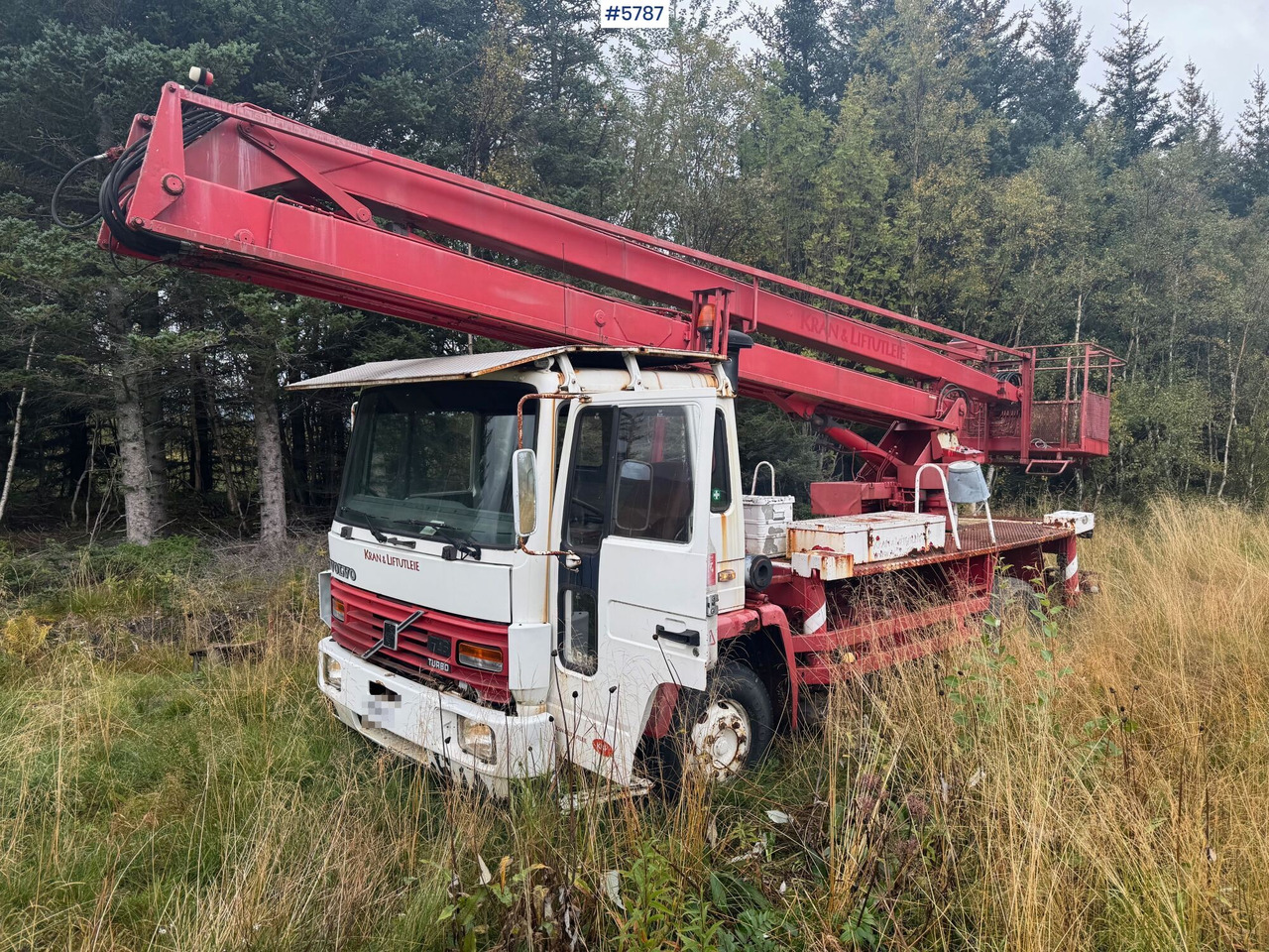 1986 Volvo FL614 with Lift. SEE VIDEO! - Camion avec nacelle: photos 1 1986 Volvo FL614 with Lift. SEE VIDEO! - Camion avec nacelle: photos 1