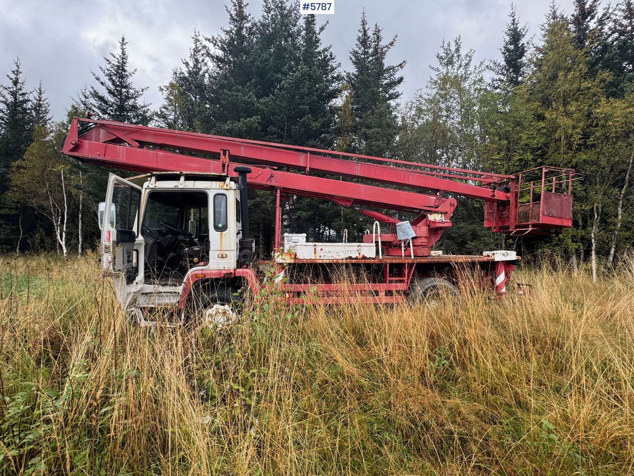 1986 Volvo FL614 with Lift. SEE VIDEO! - Camion avec nacelle: photos 3 1986 Volvo FL614 with Lift. SEE VIDEO! - Camion avec nacelle: photos 3