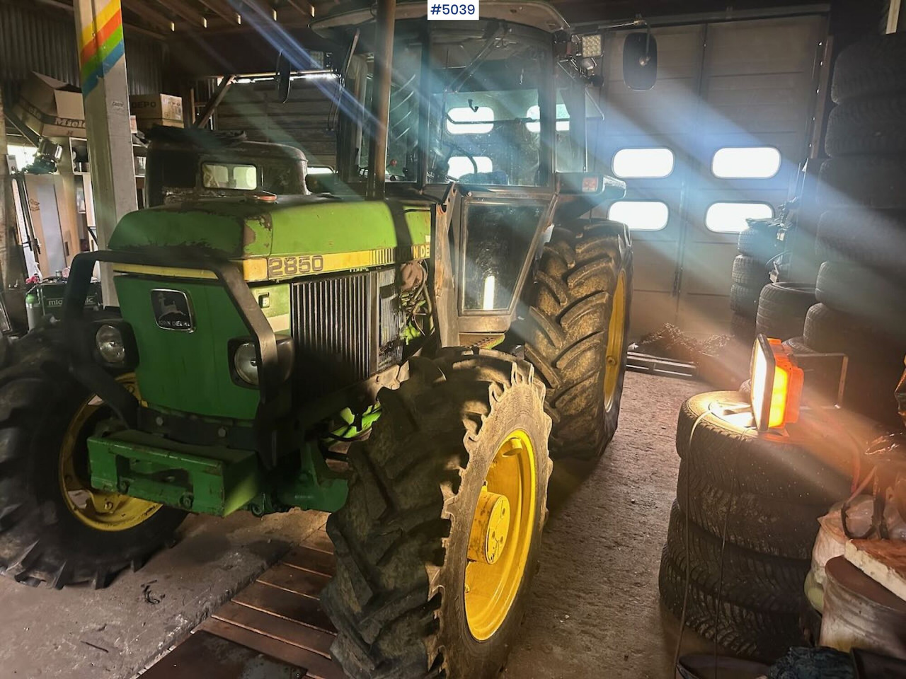 1987 John Deere 2850 Synchron w/ front loader - Tracteur agricole: photos 4 1987 John Deere 2850 Synchron w/ front loader - Tracteur agricole: photos 4