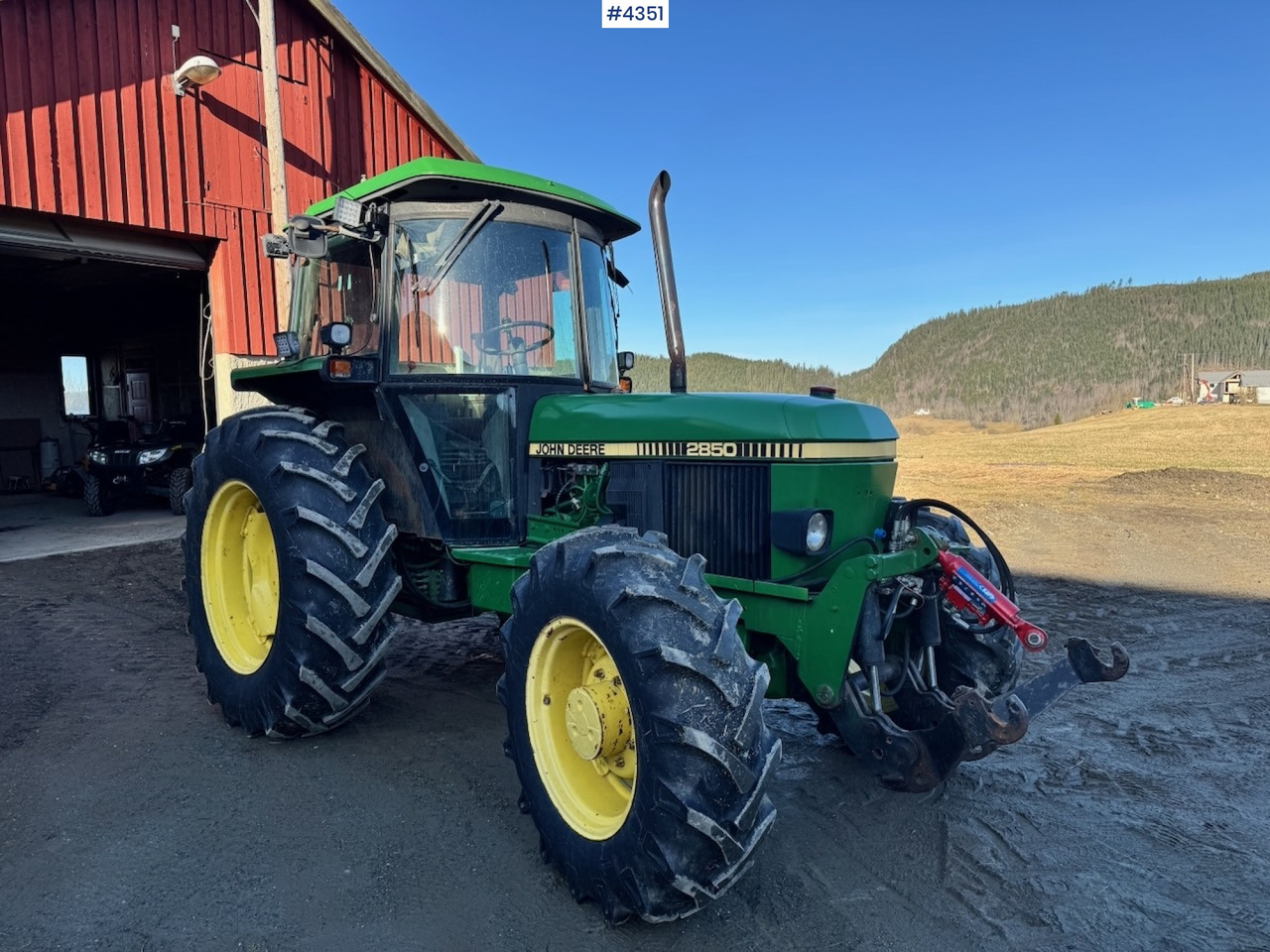 1991 John Deere 2850 4x4 Synchron w/ front hydraulics. - Tracteur agricole: photos 1 1991 John Deere 2850 4x4 Synchron w/ front hydraulics. - Tracteur agricole: photos 1