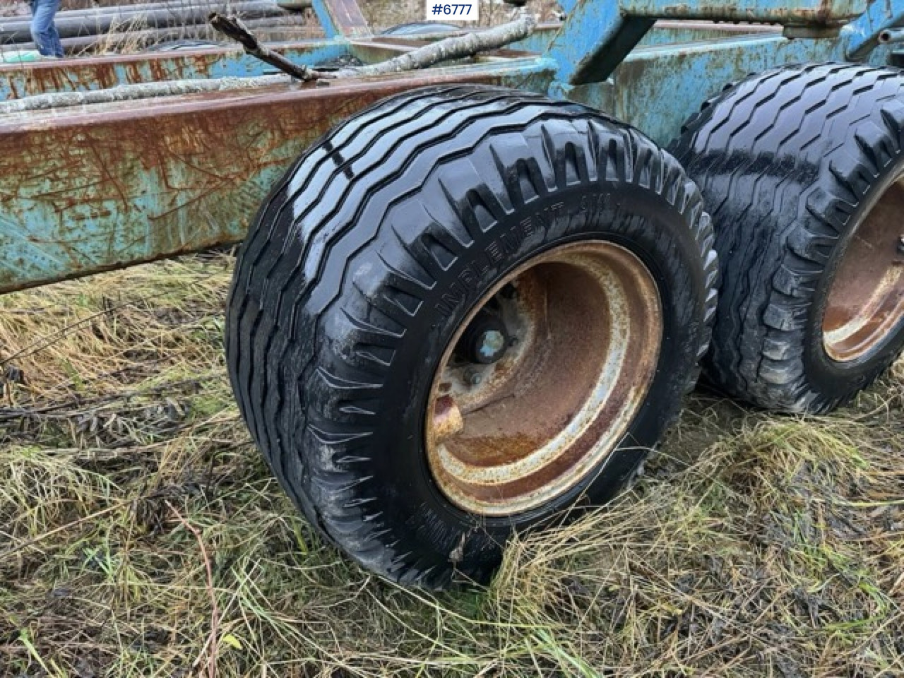 Tracteur agricole 1993 Valmet 8100 with Hiab FMV crane and log trailer: photos 25 Tracteur agricole 1993 Valmet 8100 with Hiab FMV crane and log trailer: photos 25