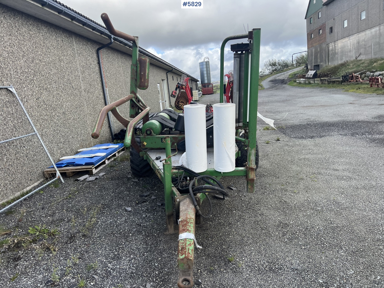 1996 Mchale 991B round bale wrapper - Matériel de fenaison: photos 3 1996 Mchale 991B round bale wrapper - Matériel de fenaison: photos 3