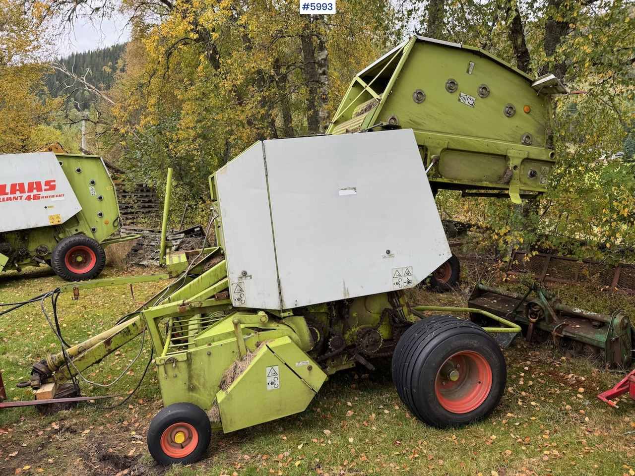 Matériel de fenaison 1999 Claas Rollant 46 Rotocut and a dividing baler.: photos 12