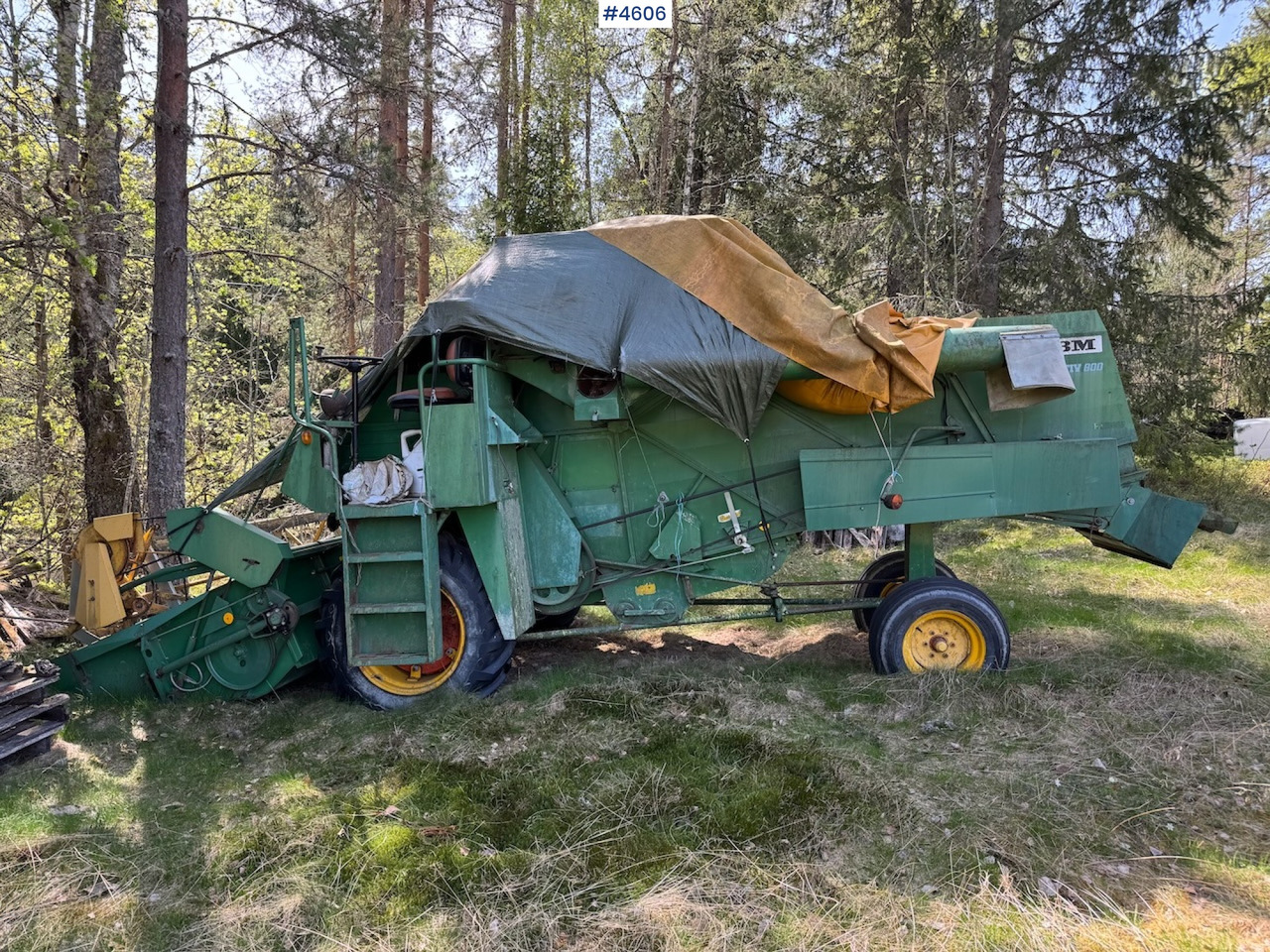 2 Volvo BM Aktiv 800 threshers - Moissonneuse-batteuse: photos 1 2 Volvo BM Aktiv 800 threshers - Moissonneuse-batteuse: photos 1