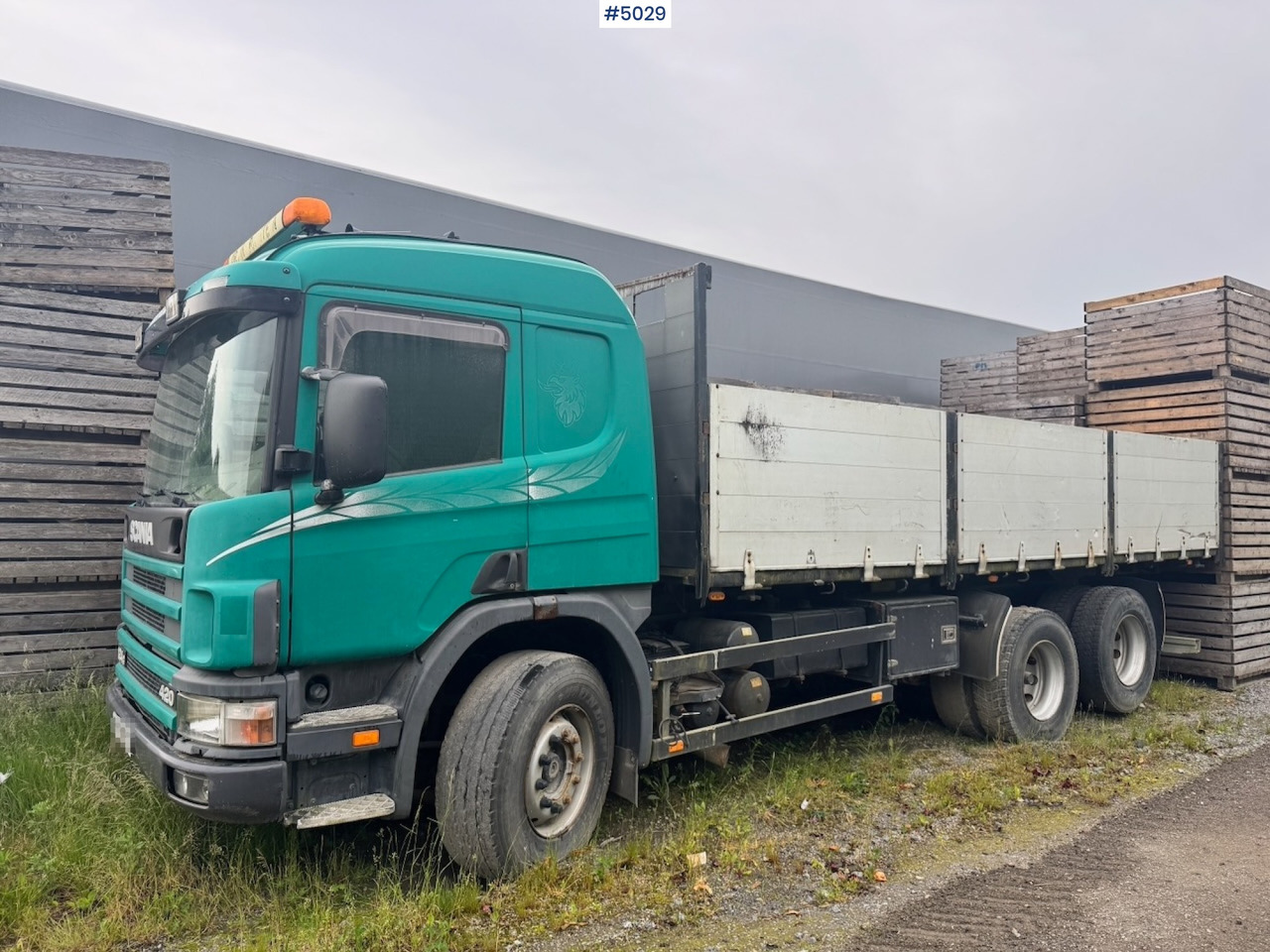 2000 Scania P124 6x2 Tipper truck - Camion benne: photos 2 2000 Scania P124 6x2 Tipper truck - Camion benne: photos 2