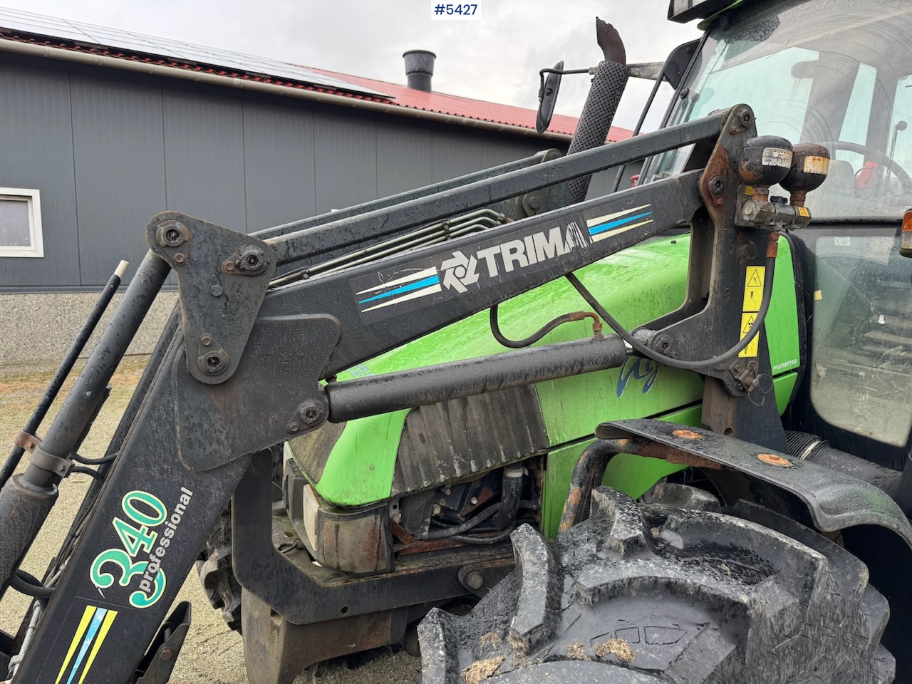 Tracteur agricole 2001 Deutz Fahr Agrotron 90 w/front loader.: photos 10 Tracteur agricole 2001 Deutz Fahr Agrotron 90 w/front loader.: photos 10