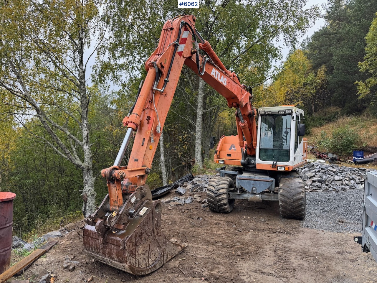 2002 Atlas 1304 w/ 1 backhoe bucket Low Hours! - Pelle: photos 2 2002 Atlas 1304 w/ 1 backhoe bucket Low Hours! - Pelle: photos 2