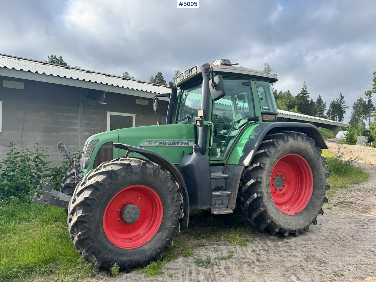 2002 Fendt 716 Vario w/ Front hydraulics. - Tracteur agricole: photos 1 2002 Fendt 716 Vario w/ Front hydraulics. - Tracteur agricole: photos 1