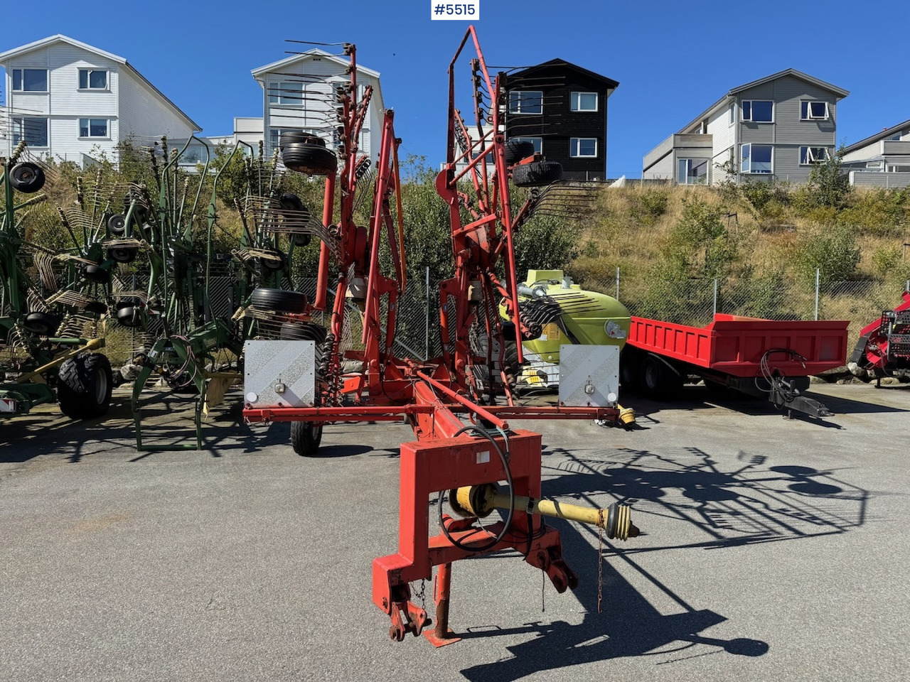 2002 Kuhn GA 7301 Collecting rake - Matériel de fenaison: photos 4 2002 Kuhn GA 7301 Collecting rake - Matériel de fenaison: photos 4