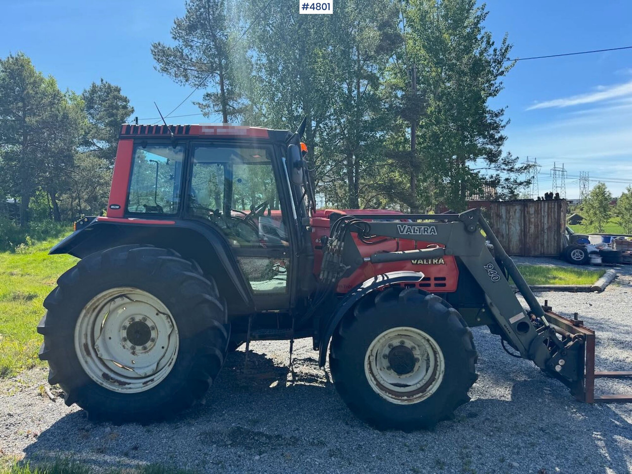 2002 Valtra 6300 4x4 w/ front loader - Tracteur agricole: photos 3 2002 Valtra 6300 4x4 w/ front loader - Tracteur agricole: photos 3