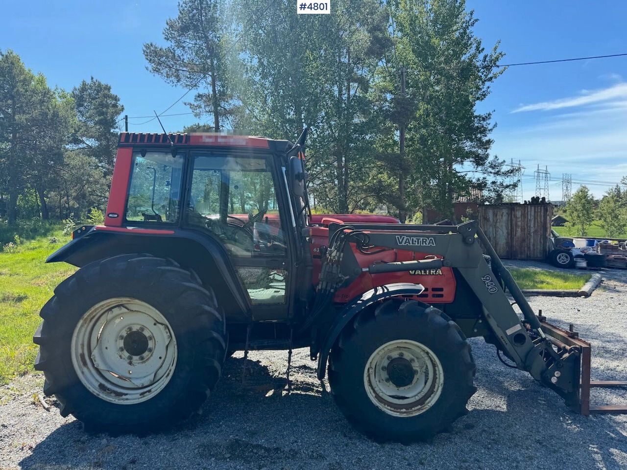 2002 Valtra 6300 4x4 w/ front loader - Tracteur agricole: photos 4 2002 Valtra 6300 4x4 w/ front loader - Tracteur agricole: photos 4