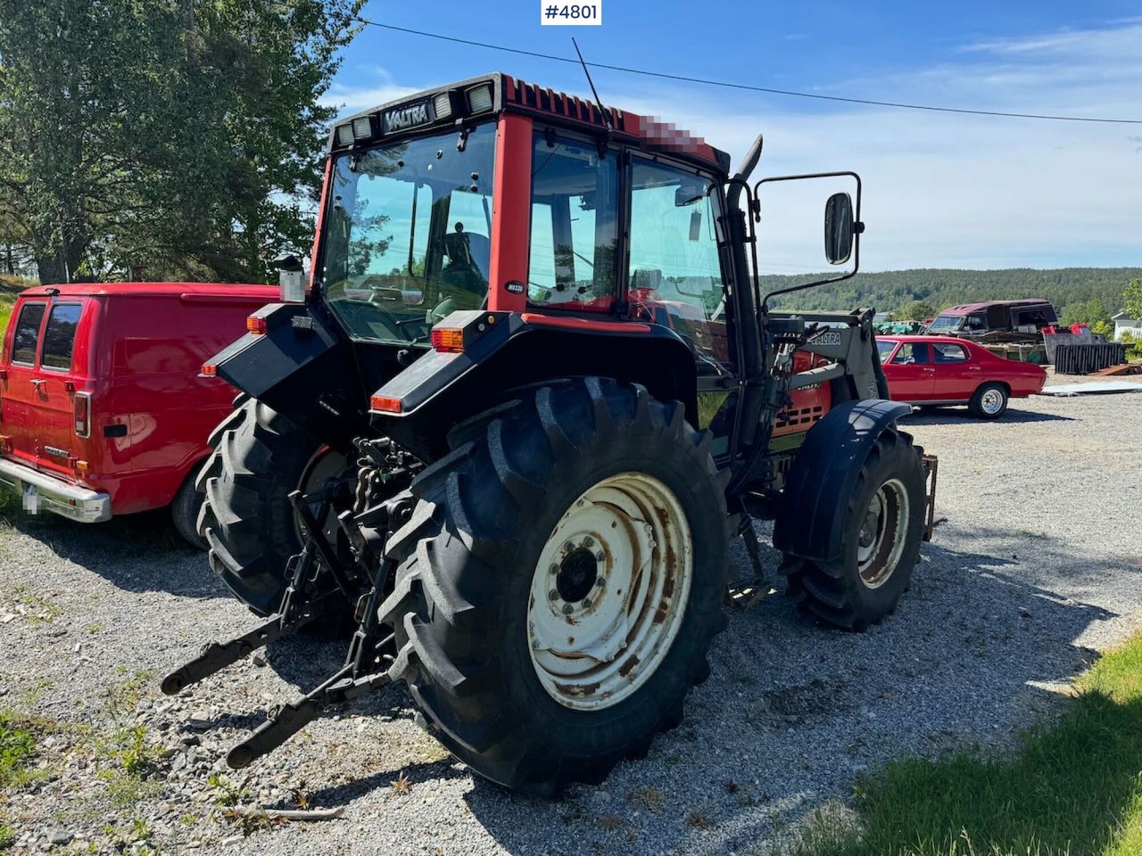 2002 Valtra 6300 4x4 w/ front loader - Tracteur agricole: photos 5 2002 Valtra 6300 4x4 w/ front loader - Tracteur agricole: photos 5