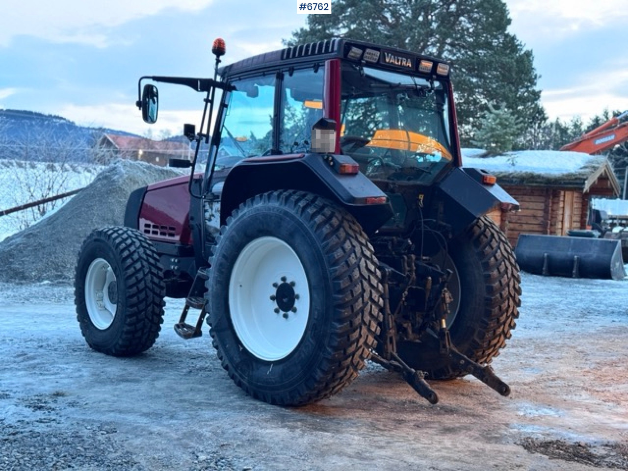 2002 Valtra 6850 Tractor with front hydraulics! See video. - Tracteur agricole: photos 4 2002 Valtra 6850 Tractor with front hydraulics! See video. - Tracteur agricole: photos 4