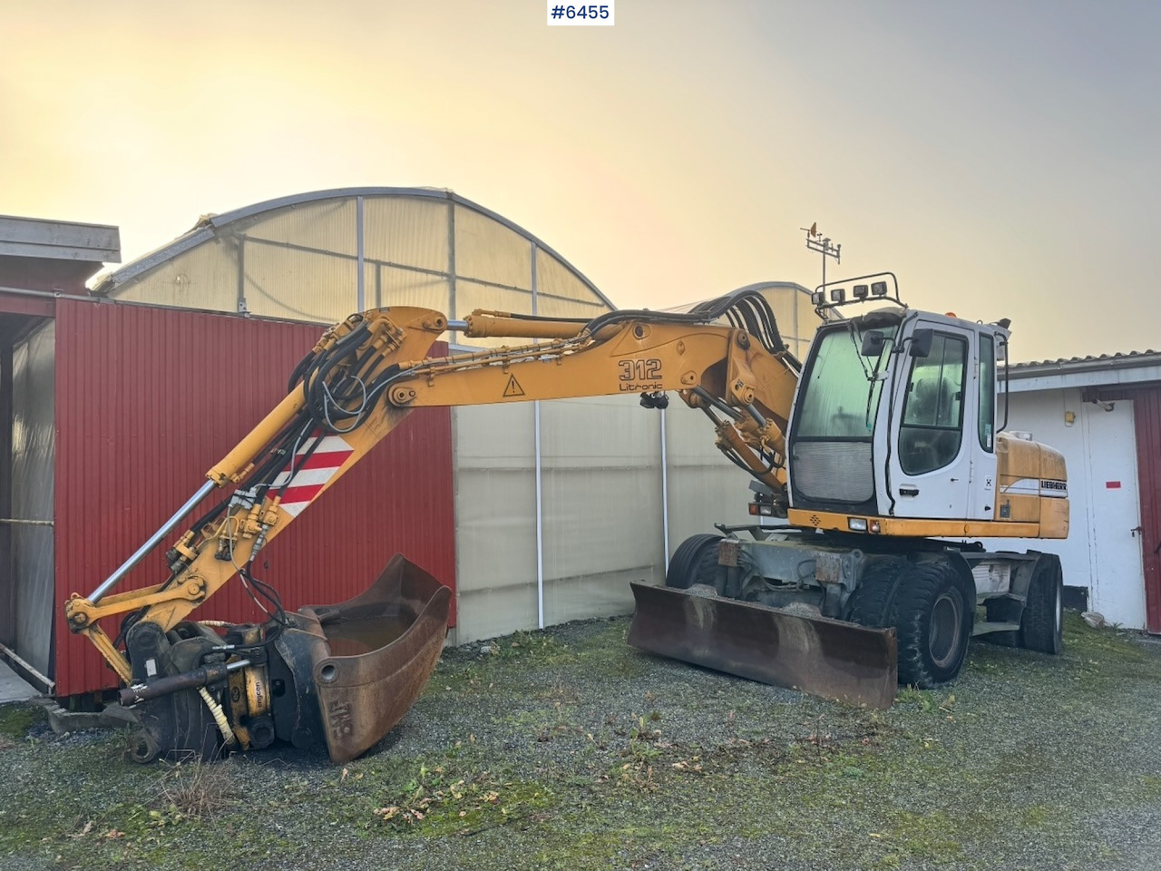 2003 Liebherr 312 Wheeled excavator w/ Rototilt and 2 buckets. - Pelle: photos 2 2003 Liebherr 312 Wheeled excavator w/ Rototilt and 2 buckets. - Pelle: photos 2