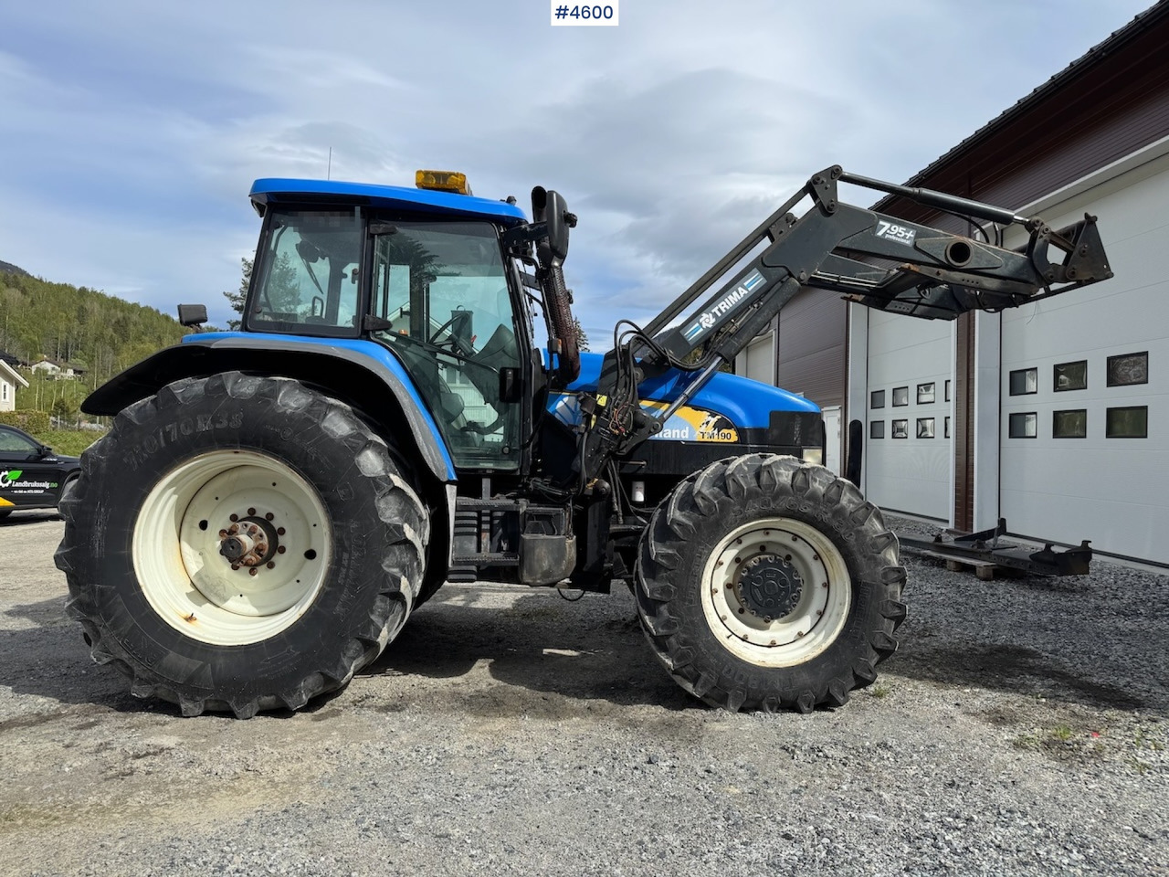 2005 New Holland TM190 w/front loader - Tracteur agricole: photos 1 2005 New Holland TM190 w/front loader - Tracteur agricole: photos 1