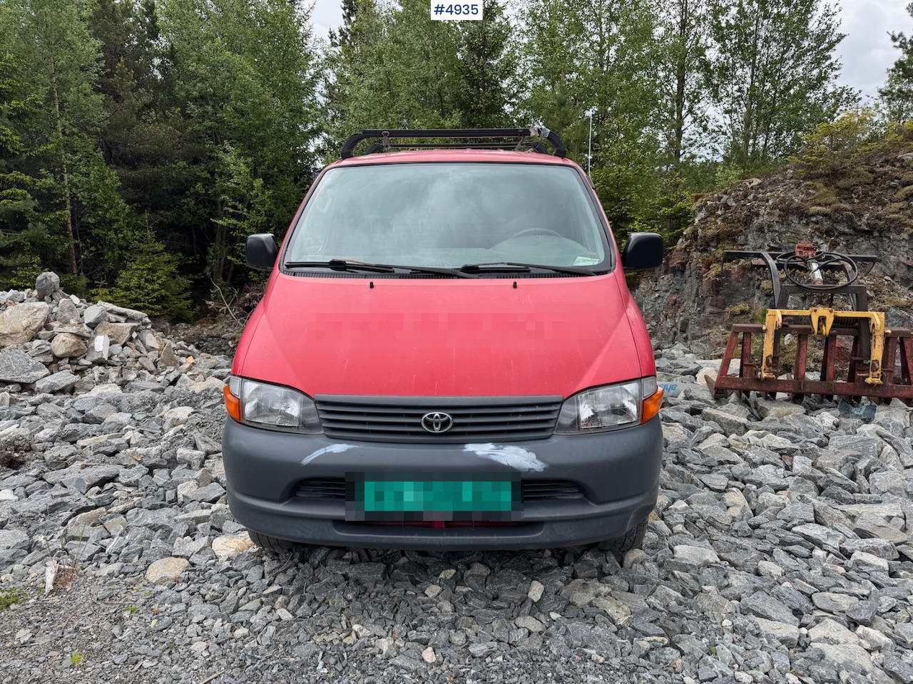 2005 Toyota Hiace 4WD Van. - Fourgon utilitaire: photos 3 2005 Toyota Hiace 4WD Van. - Fourgon utilitaire: photos 3