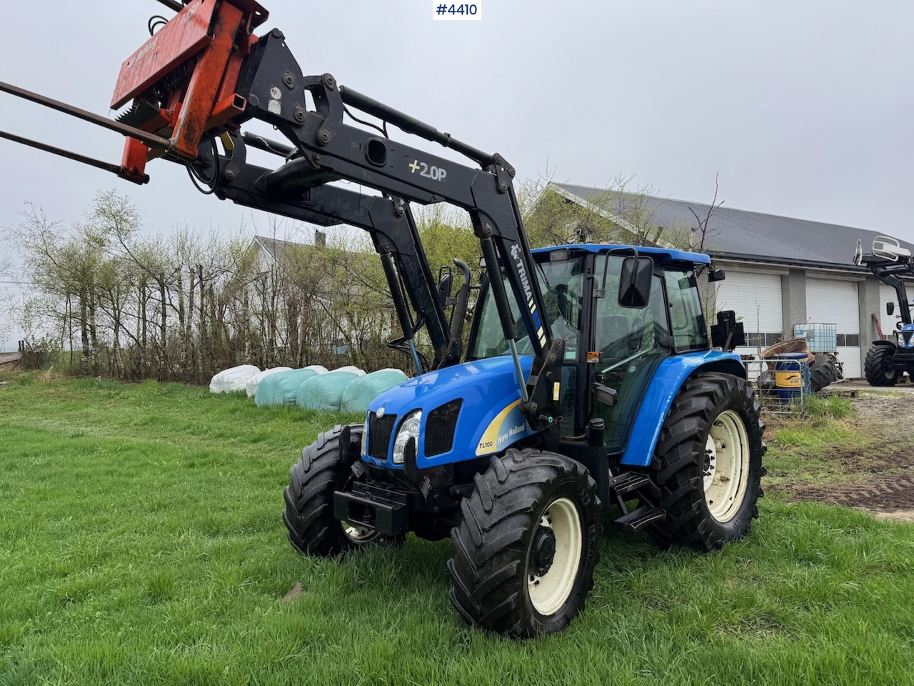 2006 New Holland TL100 A w/Front Loader. - Tracteur agricole: photos 2 2006 New Holland TL100 A w/Front Loader. - Tracteur agricole: photos 2