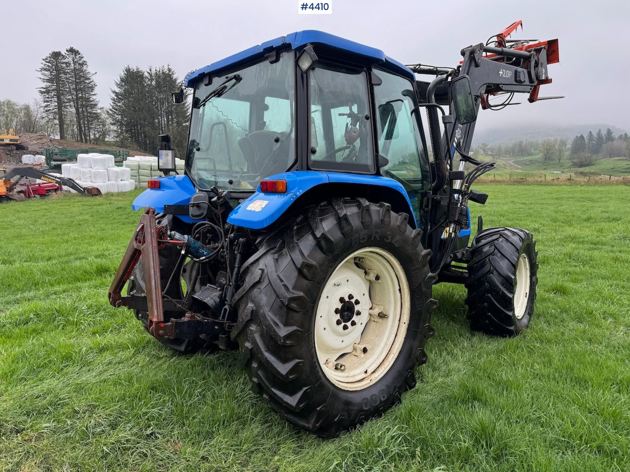 2006 New Holland TL100 A w/Front Loader. - Tracteur agricole: photos 5 2006 New Holland TL100 A w/Front Loader. - Tracteur agricole: photos 5