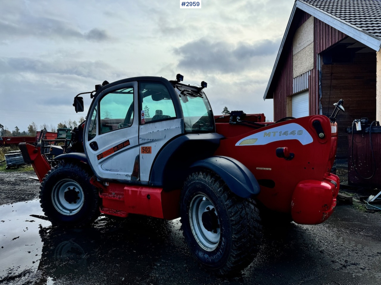 2009 Manitou MT 1440 Telescopic truck w/ Bucket, Pallet forks and Lifting jib - Chariot télescopique: photos 3 2009 Manitou MT 1440 Telescopic truck w/ Bucket, Pallet forks and Lifting jib - Chariot télescopique: photos 3