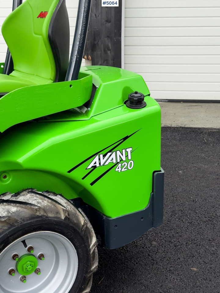 2012 Avant M420 w/ bucket NEWLY SERVICED - Valet de ferme: photos 5 2012 Avant M420 w/ bucket NEWLY SERVICED - Valet de ferme: photos 5
