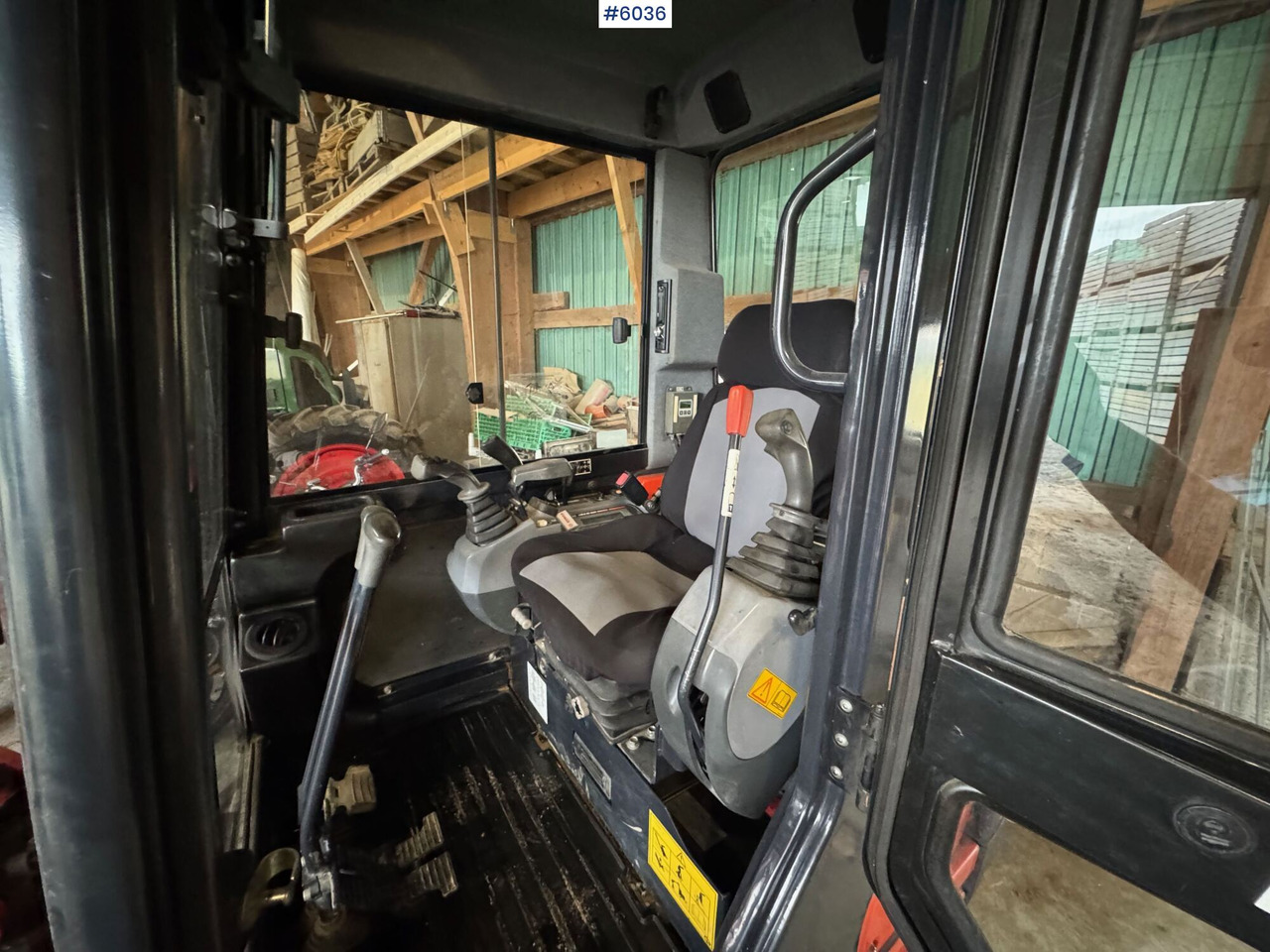 Pelle 2013 Kubota kx71-3 w/ Rotor tilt, gravel bucket and sanding bucket!: photos 19