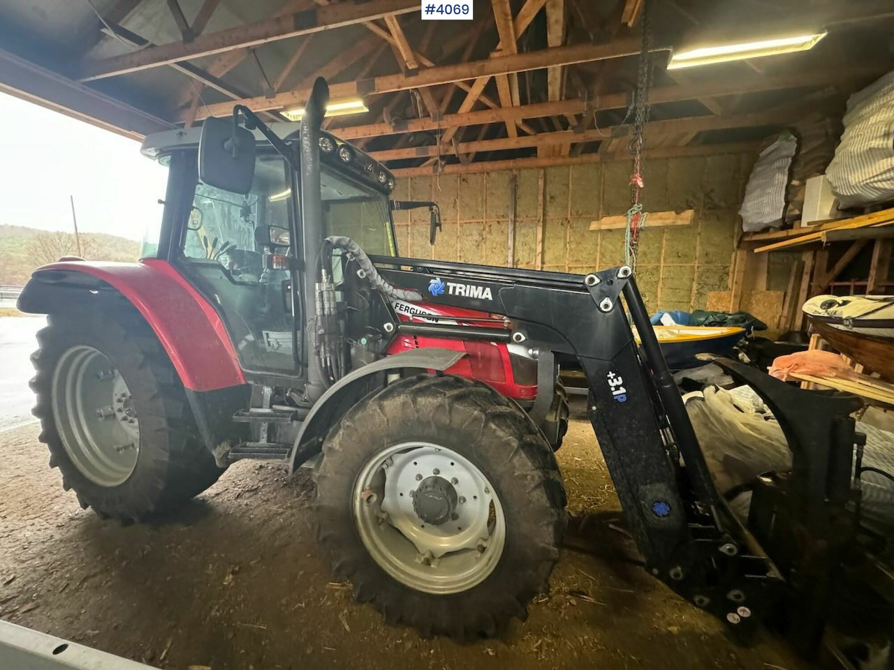 2013 Massey Ferguson 5455 w/ front loader, 2 buckets, pallet forks and blades. 1020 hours! - Tracteur agricole: photos 4 2013 Massey Ferguson 5455 w/ front loader, 2 buckets, pallet forks and blades. 1020 hours! - Tracteur agricole: photos 4