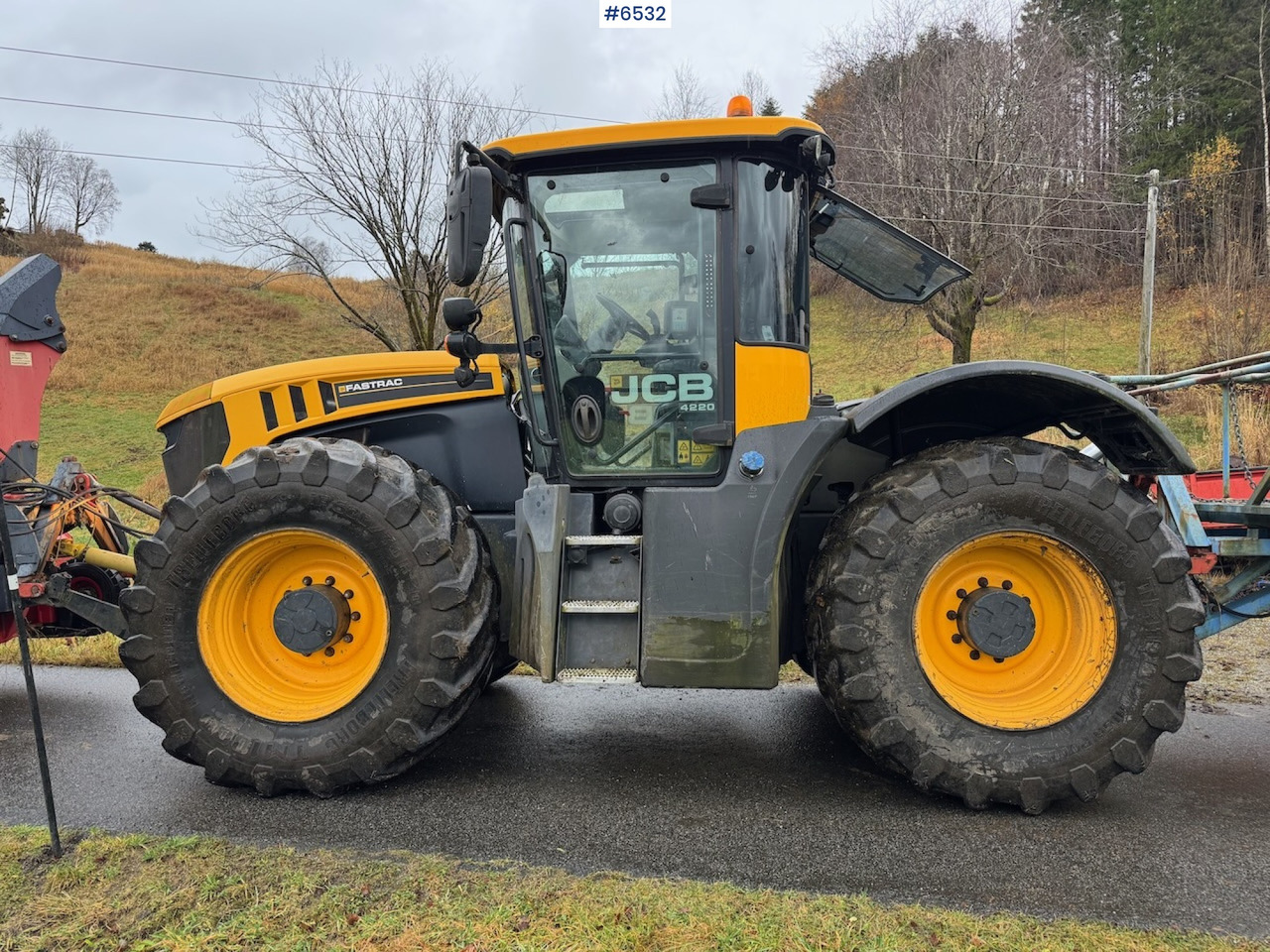 2015 JCB Fastrack 4220 w/ front hydraulics, front PTO and plow plate. Low hours! - Tracteur agricole: photos 4 2015 JCB Fastrack 4220 w/ front hydraulics, front PTO and plow plate. Low hours! - Tracteur agricole: photos 4