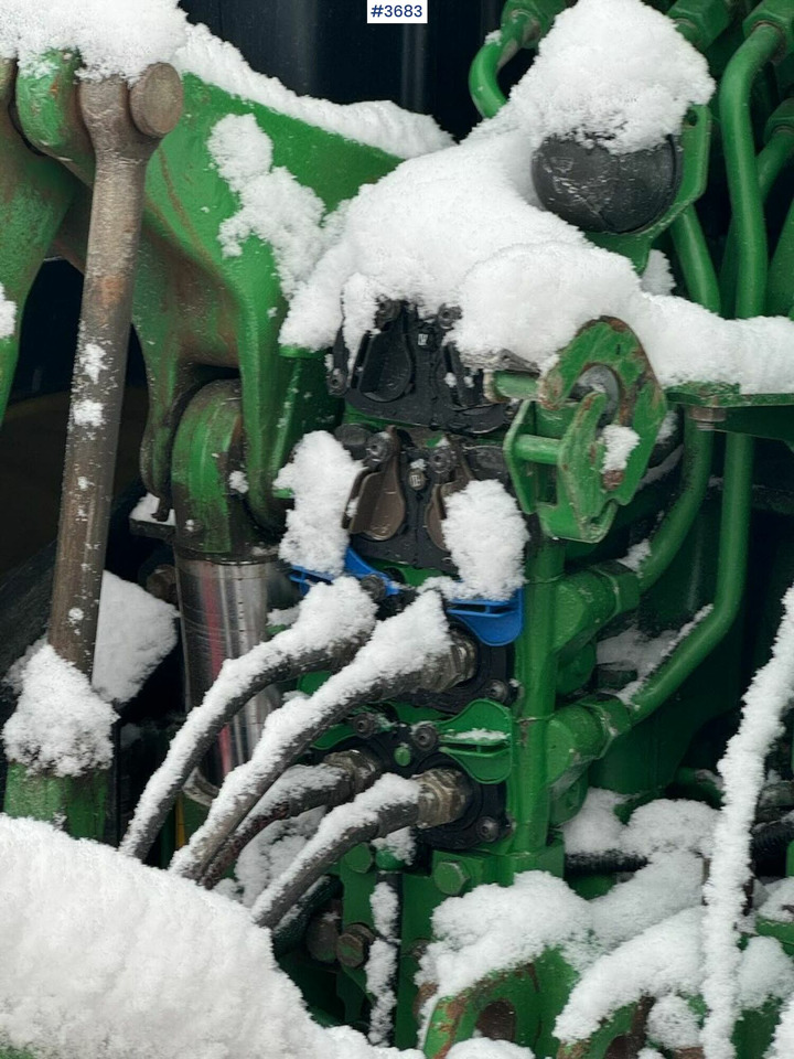 Tracteur agricole 2016 John Deere 6175R 4x4 w/ front loader: photos 19