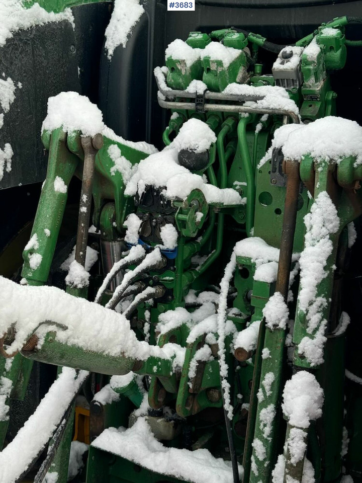 Tracteur agricole 2016 John Deere 6175R 4x4 w/ front loader: photos 18