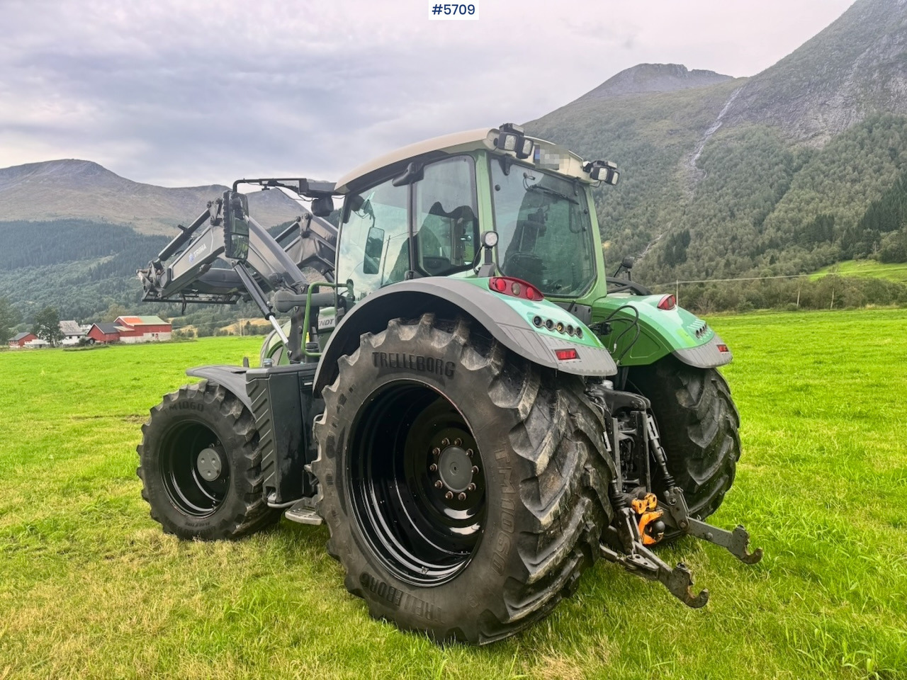 2017 Fendt 724 Vario w/ GPS, Front PTO, Loader and hydraulics. - Tracteur agricole: photos 5 2017 Fendt 724 Vario w/ GPS, Front PTO, Loader and hydraulics. - Tracteur agricole: photos 5