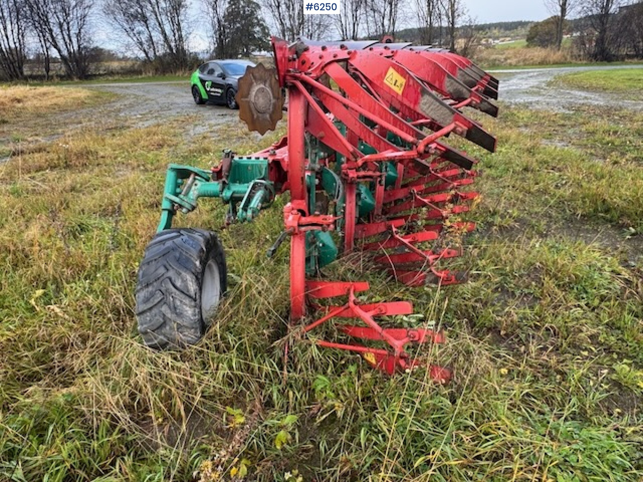 2017 Kverneland EG 5-coil reversible plow w/ new coulters and extra equipment! - Outils du sol: photos 5 2017 Kverneland EG 5-coil reversible plow w/ new coulters and extra equipment! - Outils du sol: photos 5