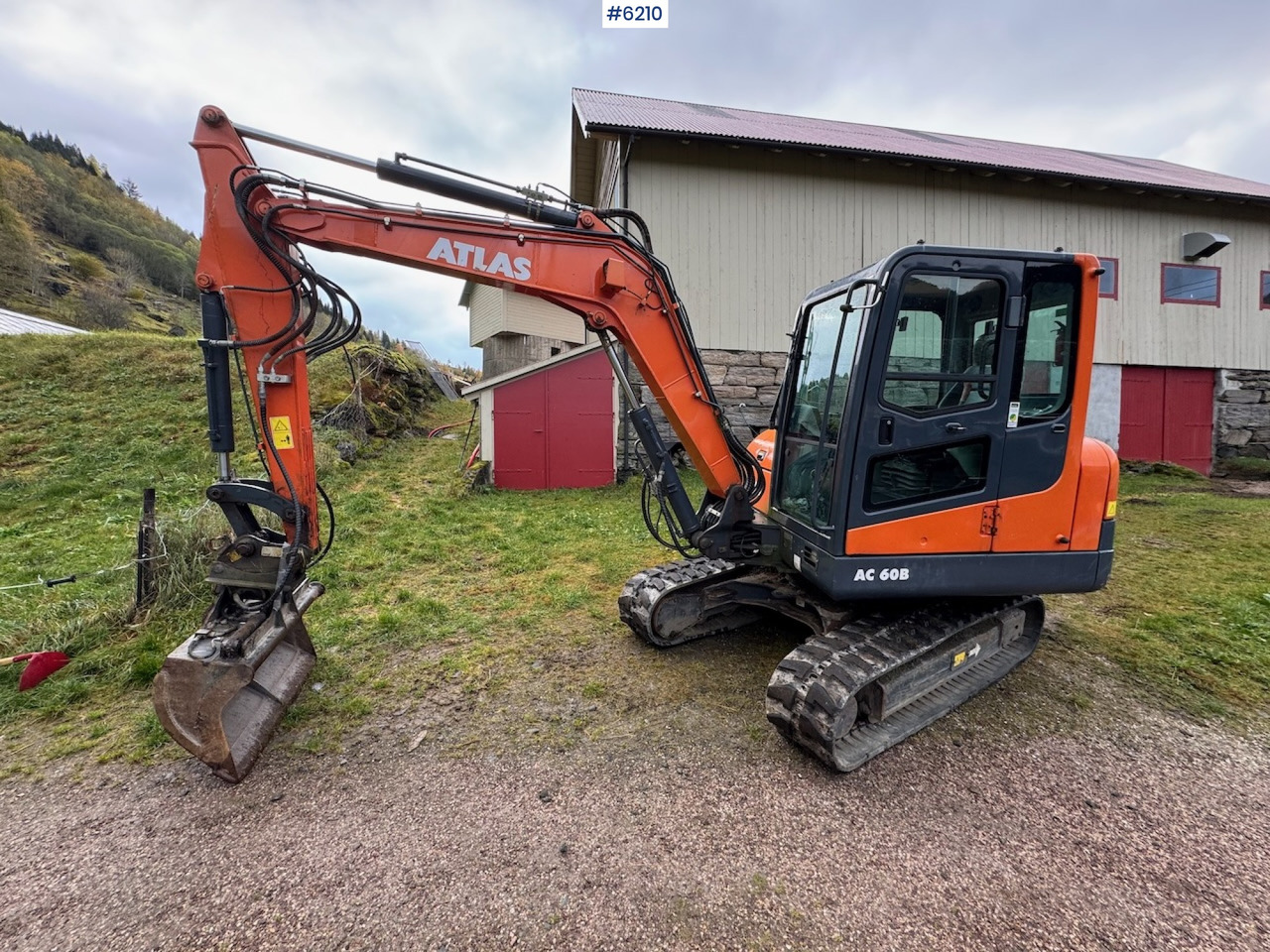 2019 Atlas AC 60B with 3 buckets, grapple, and spike. Low hours!! - Pelle: photos 4 2019 Atlas AC 60B with 3 buckets, grapple, and spike. Low hours!! - Pelle: photos 4