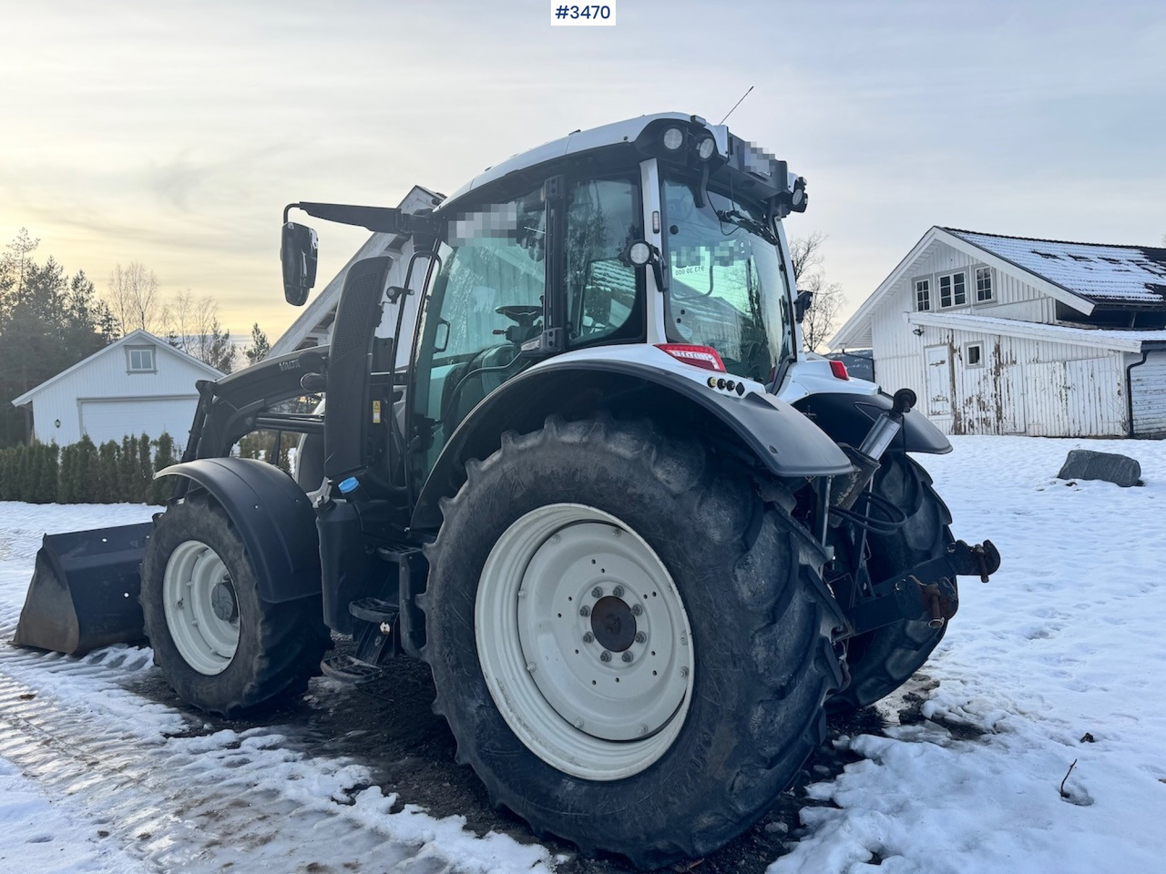 2019 Valtra N134 w/ Front loader and bucket. 900 hours! - Tracteur agricole: photos 3 2019 Valtra N134 w/ Front loader and bucket. 900 hours! - Tracteur agricole: photos 3