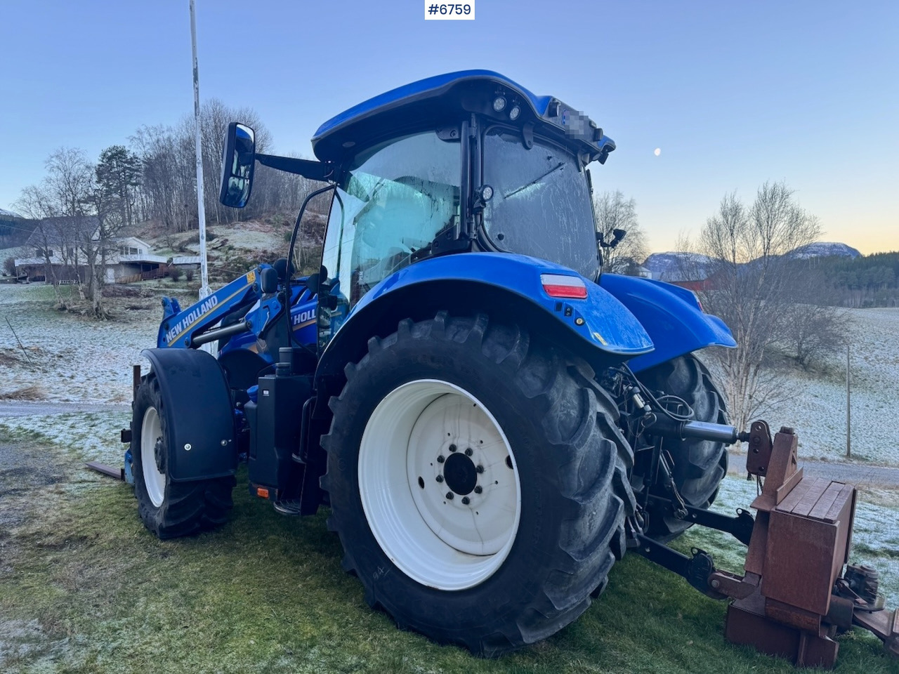 2021 New Holland T6.180 w/ Front loader, 2 sets of tires and Front hydraulics. 2100 hours. - Tracteur agricole: photos 4 2021 New Holland T6.180 w/ Front loader, 2 sets of tires and Front hydraulics. 2100 hours. - Tracteur agricole: photos 4