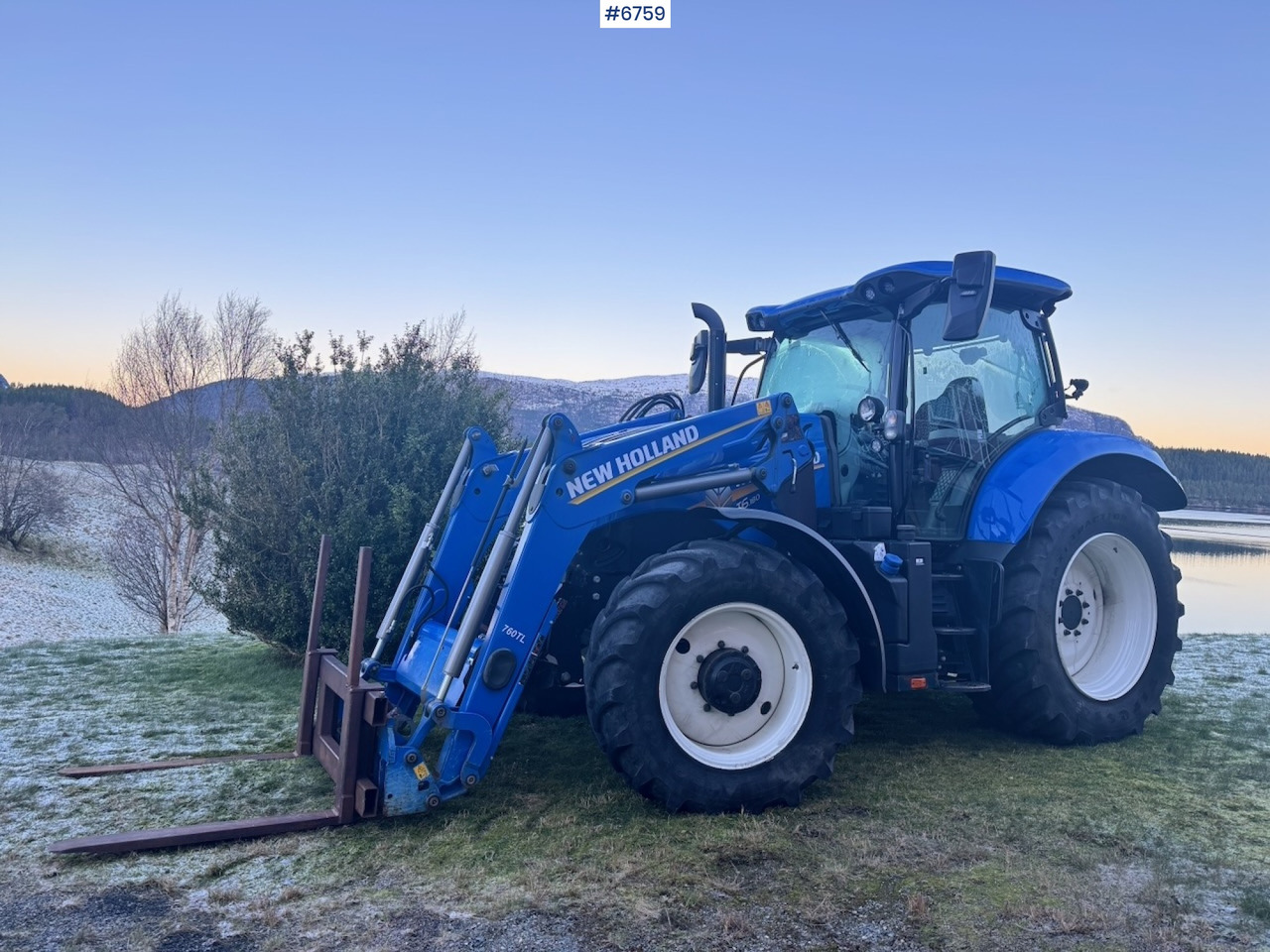 2021 New Holland T6.180 w/ Front loader, 2 sets of tires and Front hydraulics. 2100 hours. - Tracteur agricole: photos 2 2021 New Holland T6.180 w/ Front loader, 2 sets of tires and Front hydraulics. 2100 hours. - Tracteur agricole: photos 2