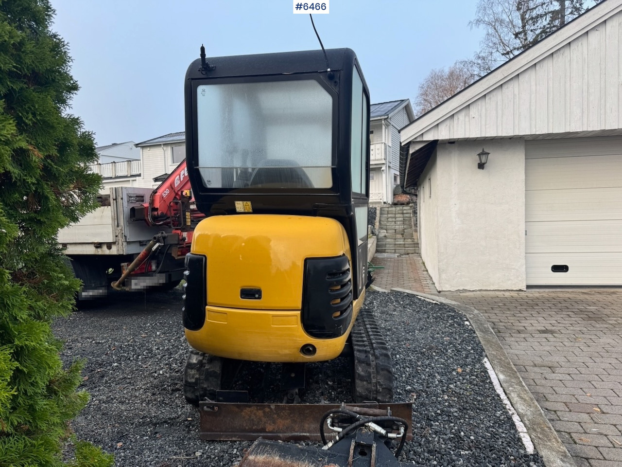Approx. 2004 CAT 301.8 Mini excavator w/ 4 buckets and grapple. - Pelle: photos 4 Approx. 2004 CAT 301.8 Mini excavator w/ 4 buckets and grapple. - Pelle: photos 4