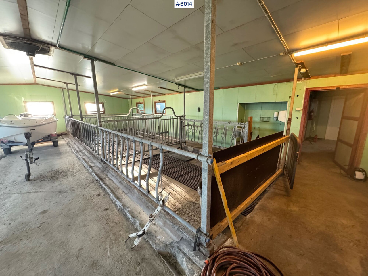 Catchment fronts and gates – space for 20–25 cows - Matériel d'élevage: photos 1 Catchment fronts and gates – space for 20–25 cows - Matériel d'élevage: photos 1