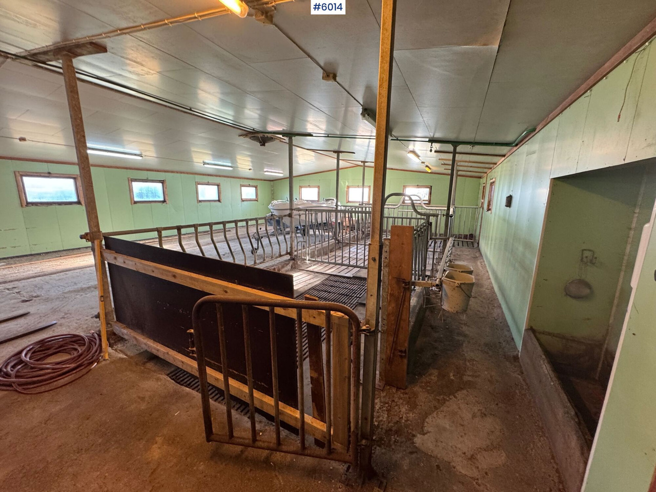 Catchment fronts and gates – space for 20–25 cows - Matériel d'élevage: photos 4 Catchment fronts and gates – space for 20–25 cows - Matériel d'élevage: photos 4