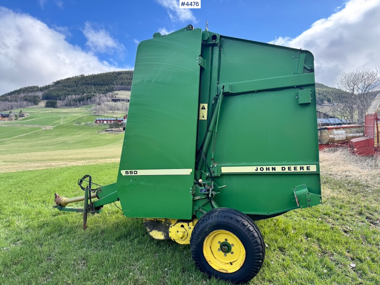 Circa 1990 John Deere 550 Round Baler - Matériel de fenaison: photos 5 Circa 1990 John Deere 550 Round Baler - Matériel de fenaison: photos 5