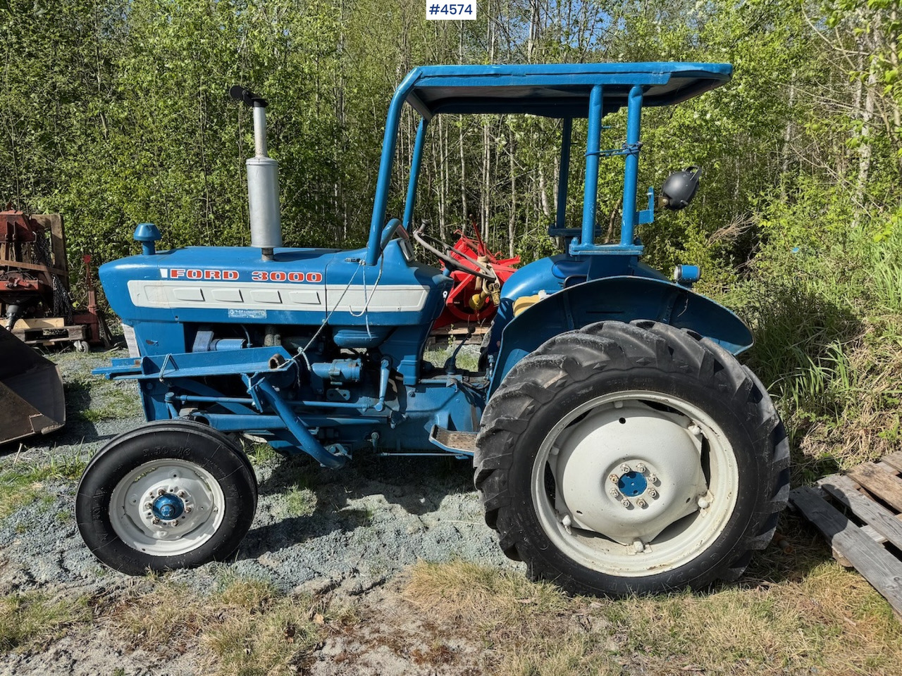 Ford 3000 w/front loader - Tracteur agricole: photos 1 Ford 3000 w/front loader - Tracteur agricole: photos 1