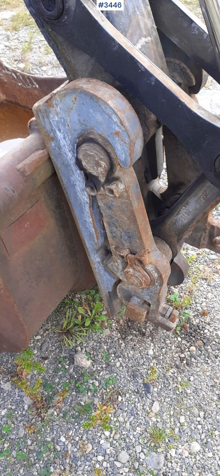 Pelle Hitachi UH 033 with 3 buckets: photos 8