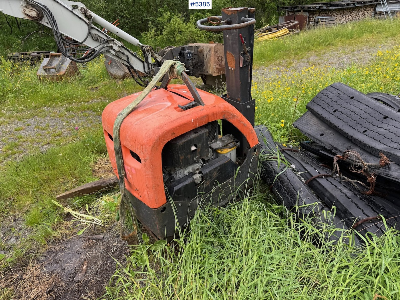 Husqvarna LG 504 Vibrating compactor. - Outils du sol: photos 4 Husqvarna LG 504 Vibrating compactor. - Outils du sol: photos 4