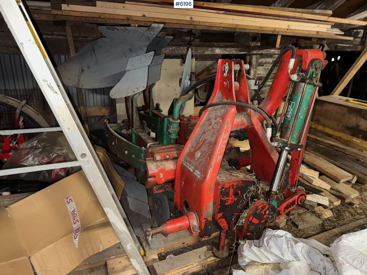 Kverneland Mod. E 3 2-furrow reversible plough. - Outils du sol: photos 1 Kverneland Mod. E 3 2-furrow reversible plough. - Outils du sol: photos 1