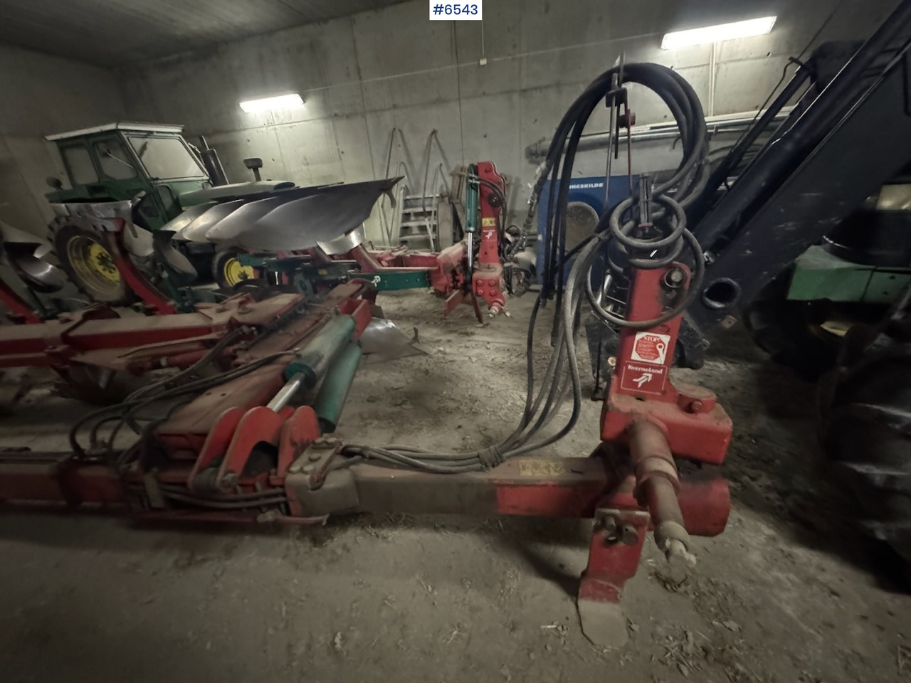 Kverneland PB100 6-Flour Vario Semi-Reversible Plough - Outils du sol: photos 3 Kverneland PB100 6-Flour Vario Semi-Reversible Plough - Outils du sol: photos 3