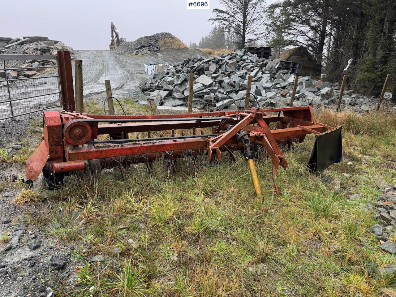 Kverneland stone rake 4 m. - Outils du sol: photos 4 Kverneland stone rake 4 m. - Outils du sol: photos 4